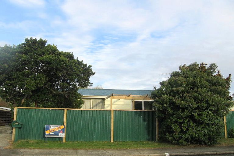 Photo of property in 8 Makarini Street, Paraparaumu, 5032