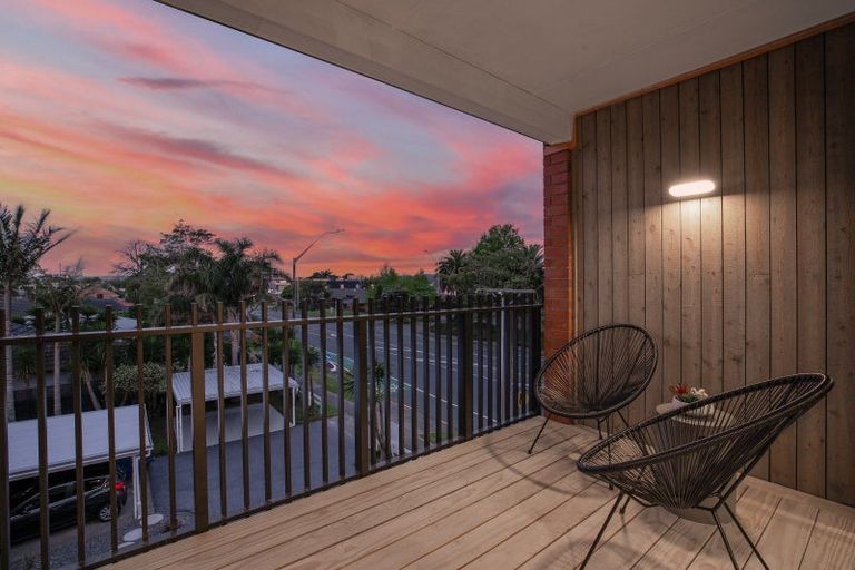 Photo of property in 3/500 Te Atatu Road, Te Atatu Peninsula, Auckland, 0610