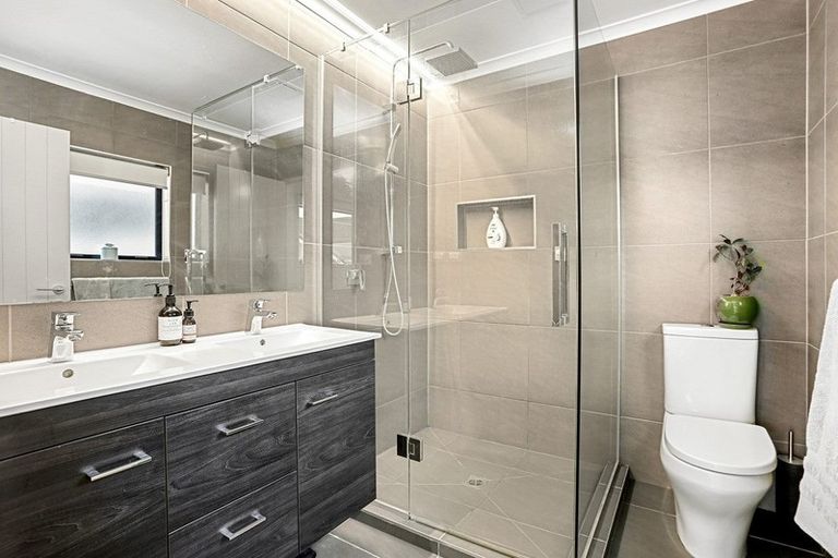 Photo of property in 4 Kanuka Road, Hobsonville, Auckland, 0616