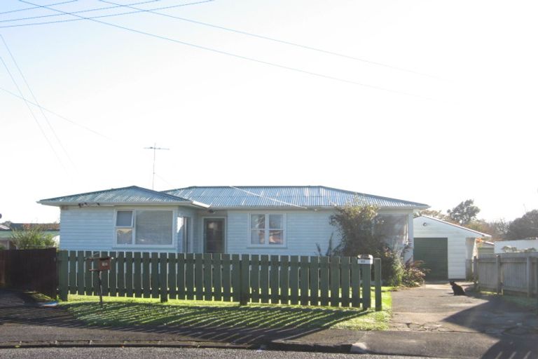 Photo of property in 19 Clendon Place, Manurewa, Auckland, 2102