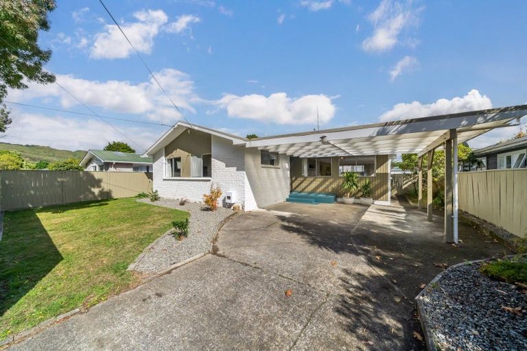 Photo of property in 6 Cruickshank Road, Clouston Park, Upper Hutt, 5018
