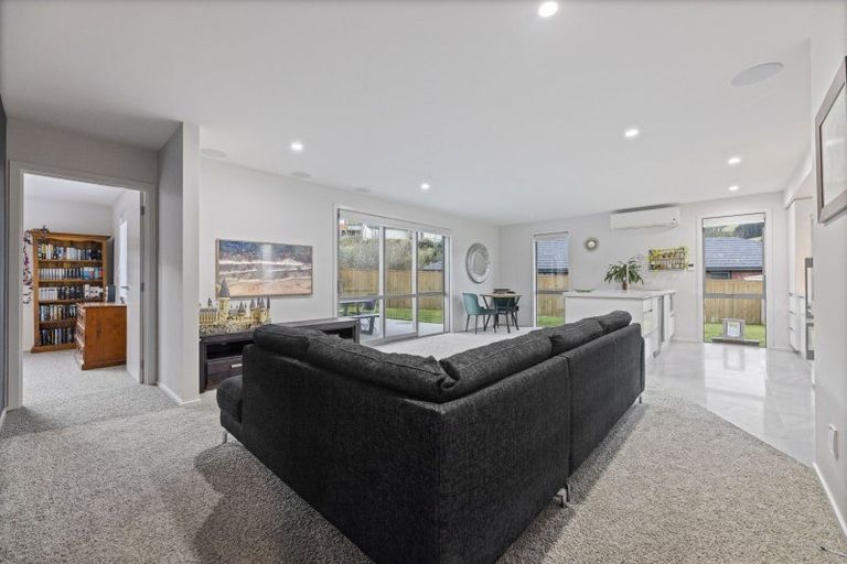 Photo of property in 9 Glendermid Close, Sawyers Bay, Port Chalmers, 9023