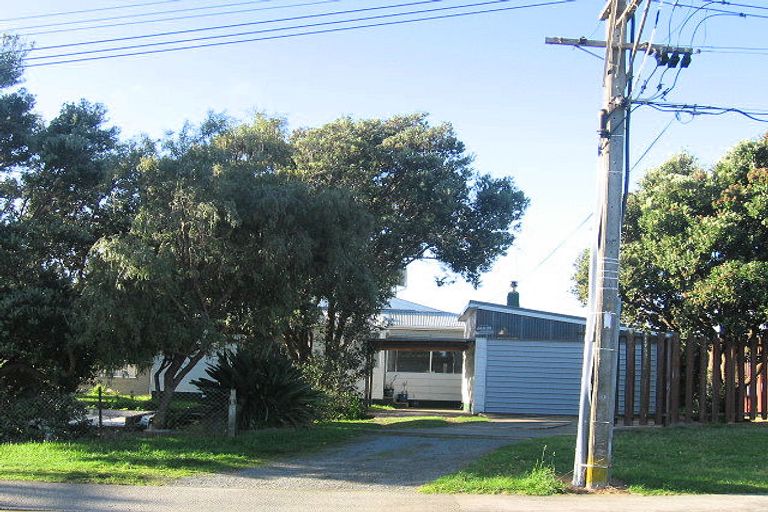 Photo of property in 13 Martin Road, Paraparaumu Beach, Paraparaumu, 5032