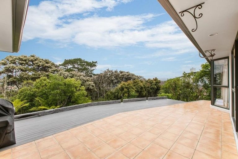 Photo of property in 54 Kittiwake Drive, Schnapper Rock, Auckland, 0632