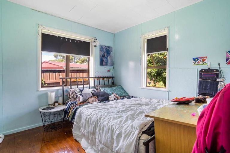 Photo of property in 13 Geoffrey Place, Mangere East, Auckland, 2024