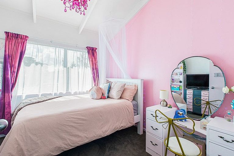 Photo of property in 2/33 Forest Hill Road, Henderson, Auckland, 0612