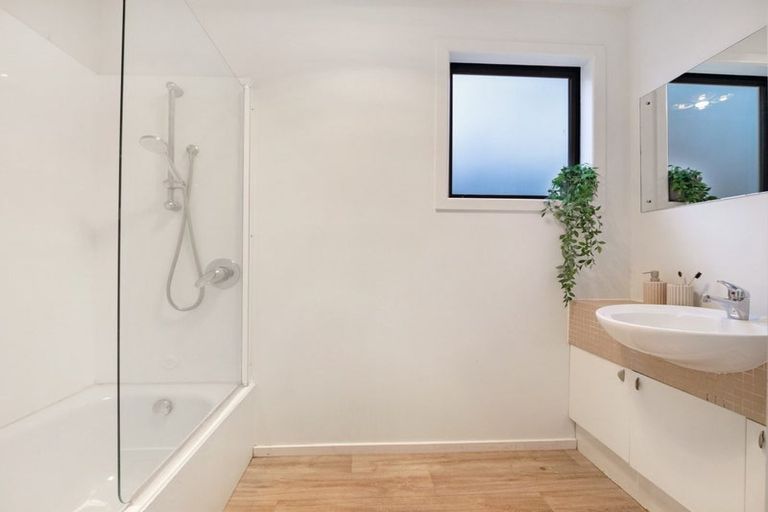 Photo of property in 2/42 Heywood Terrace, Richmond, Christchurch, 8013