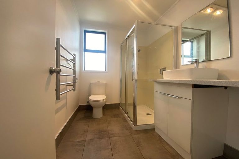 Photo of property in 1/31a Colwill Road, Massey, Auckland, 0614