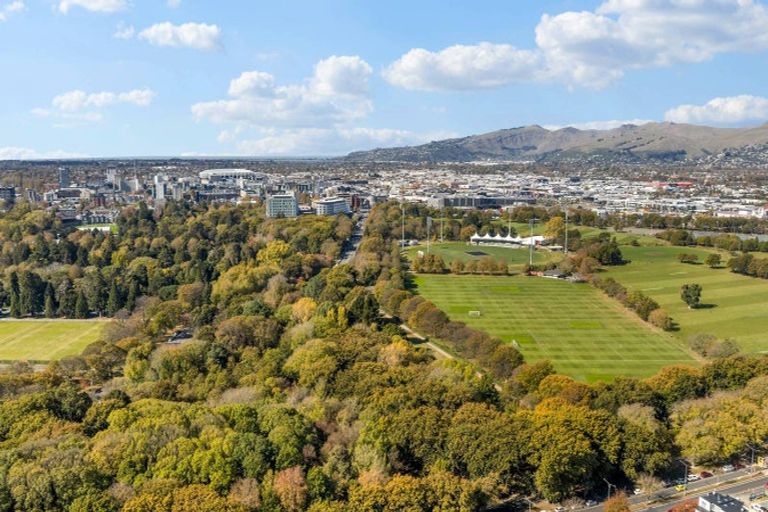 Photo of property in 8a Freyberg Avenue, Riccarton, Christchurch, 8011