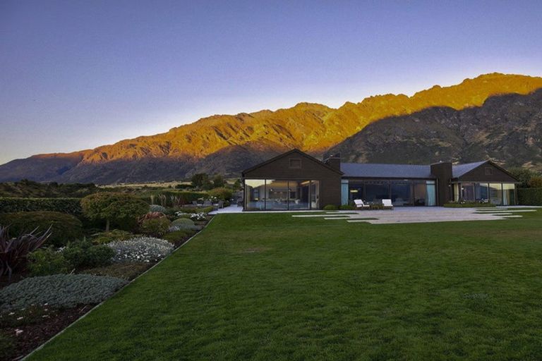 Photo of property in 10 Bluff View Terrace, Drift Bay, Queenstown, 9371