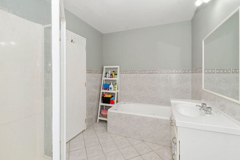 Photo of property in 138a Old Wairoa Road, Papakura, 2110