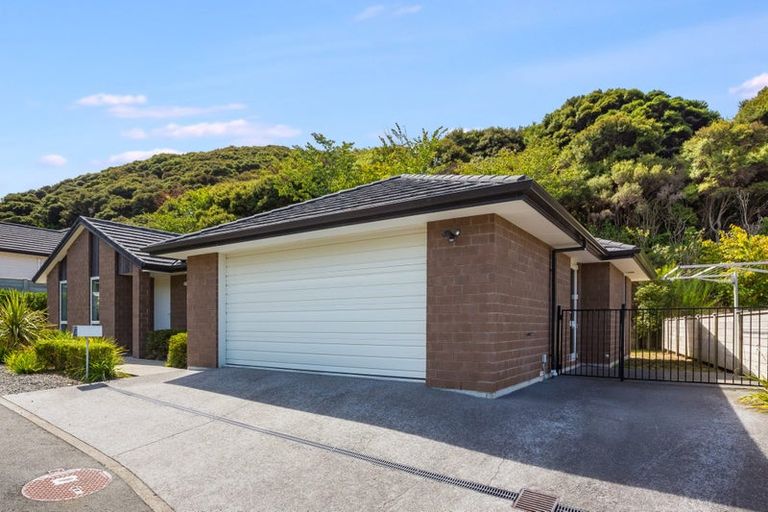 Photo of property in 34 Mooring Close, Whitby, Porirua, 5024
