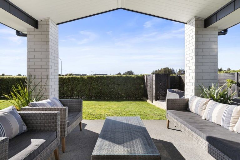 Photo of property in 1 Rongoa Maori Way, Pukekohe, 2120