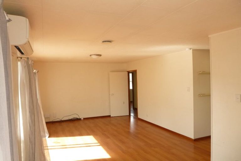 Photo of property in 66 Reynella Drive, Massey, Auckland, 0614