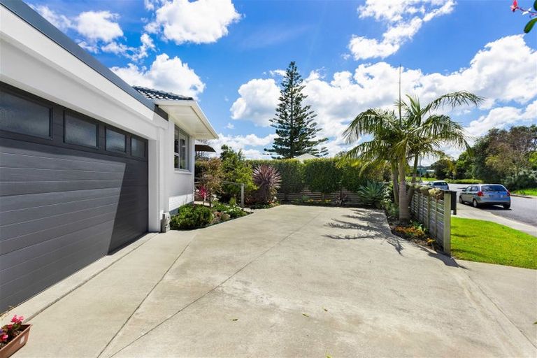 Photo of property in 4 Hatton Road, Orewa, 0931