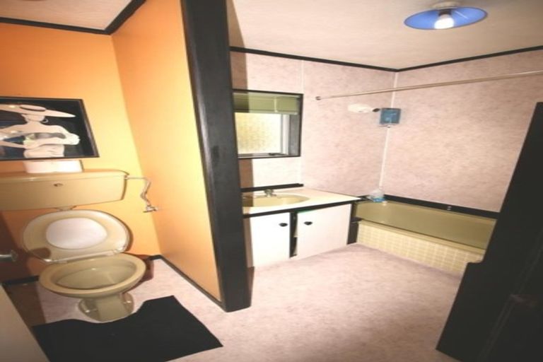 Photo of property in 20 Styca Place, Sunnyvale, Auckland, 0612