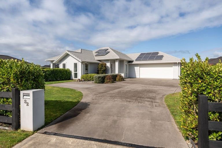 Photo of property in 32 Mike Smith Drive, Cambridge, 3434