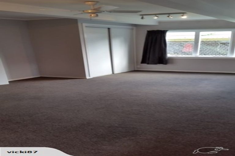 Photo of property in 1/32 Seaview Road, Glenfield, Auckland, 0629