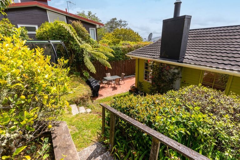 Photo of property in 18 Chisbury Lane, Churton Park, Wellington, 6037