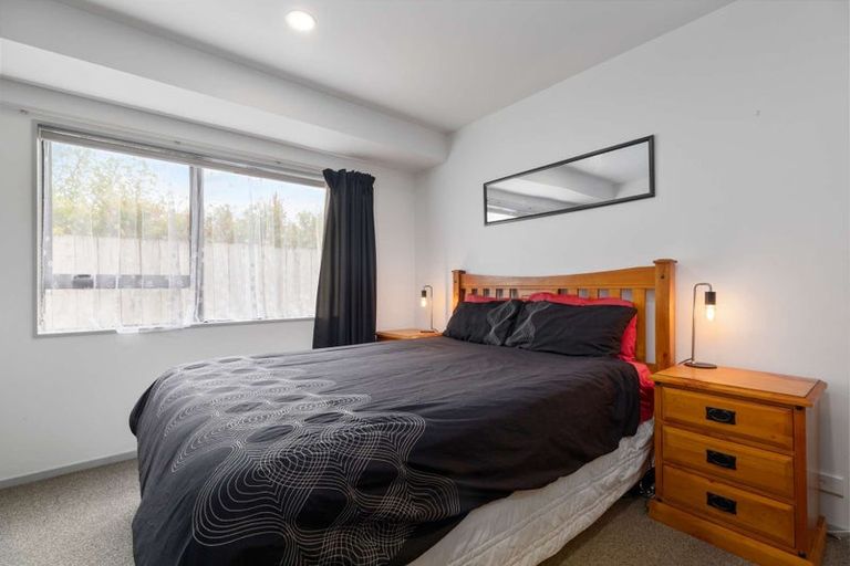 Photo of property in 16 O'sullivan Place, Waiuku, 2123