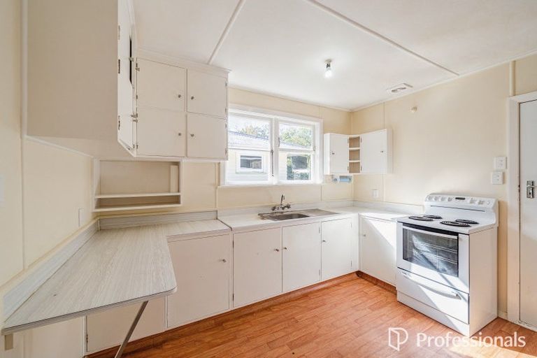 Photo of property in 5 Delaney Drive, Stokes Valley, Lower Hutt, 5019