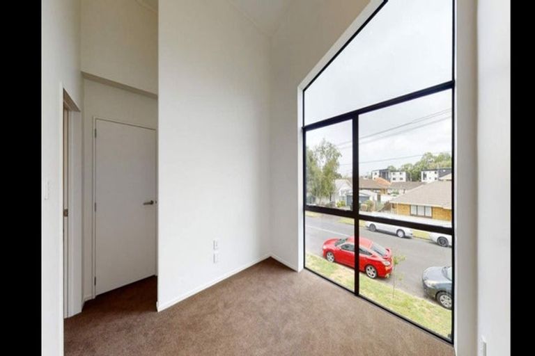 Photo of property in 1 Pasla Close, Papakura, 2110