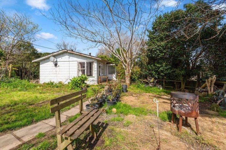 Photo of property in 45 Makiri Street, Helensville, 0800