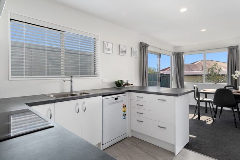 Photo of property in 36a Kaitemako Road, Welcome Bay, Tauranga, 3112