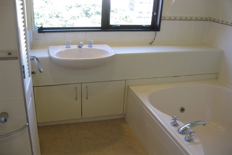 Photo of property in 1/27 Macdonald Crescent, Te Aro, Wellington, 6011