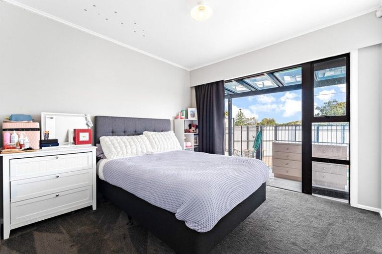 Photo of property in 18 Murray Road, Te Atatu Peninsula, Auckland, 0610