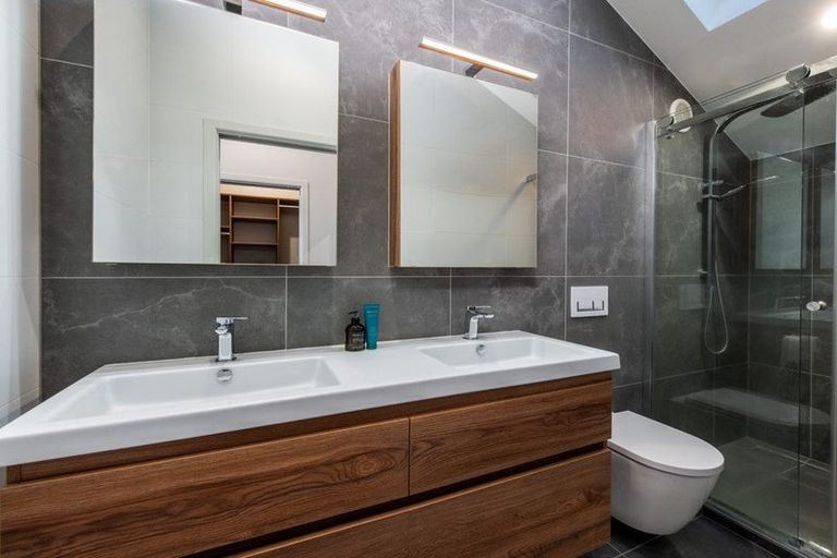 Photo of property in 147 Churchill Road, Rothesay Bay, Auckland, 0630