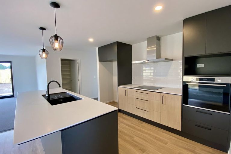 Photo of property in 14 Eileen Way, Rolleston, 7615