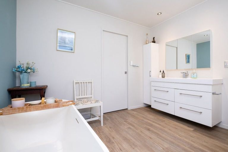 Photo of property in 53 Iona Road, Havelock North, 4130