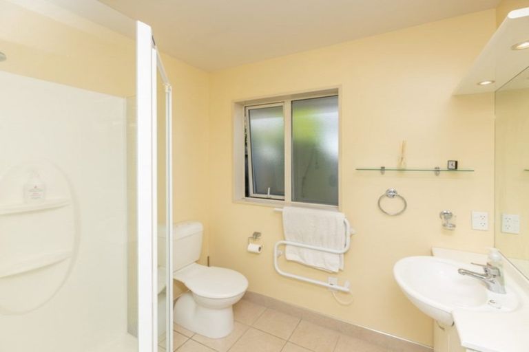Photo of property in 10 Harrys Way, Redwood, Christchurch, 8051
