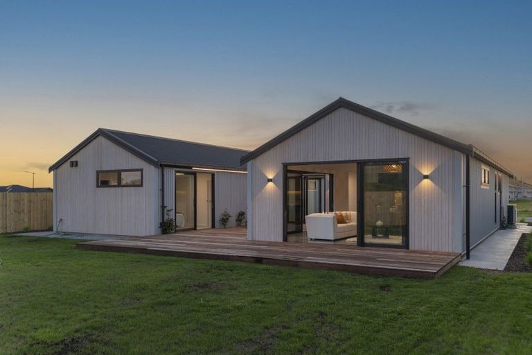 Photo of property in 3 Makakahi Street, Lytton West, 4071