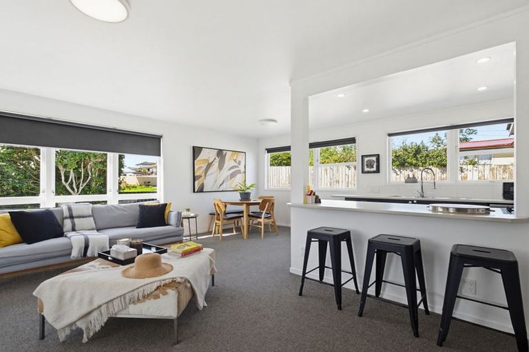 Photo of property in 5 Hetherington Road, Ranui, Auckland, 0612