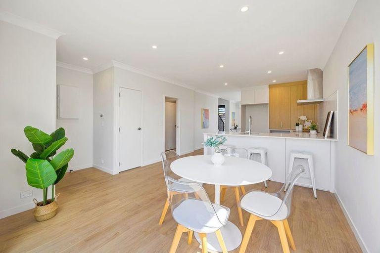 Photo of property in 26 Rauriki Lane, Rosehill, Papakura, 2113