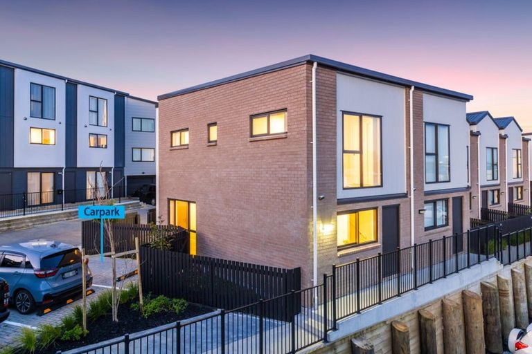Photo of property in 23 Tukari Lane, Mangere Bridge, Auckland, 2022