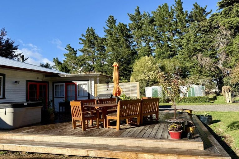 Photo of property in 1034 Waitahora Road, Waitahora, Dannevirke, 4971