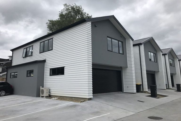 Photo of property in 135 Victoria Street, Cambridge, 3434