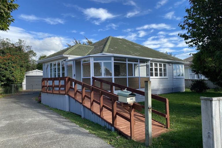 Photo of property in 30 Goldsmith Crescent, Levin, 5510