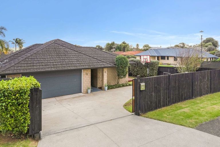 Photo of property in 1 Puketi Lane, Waiuku, 2123