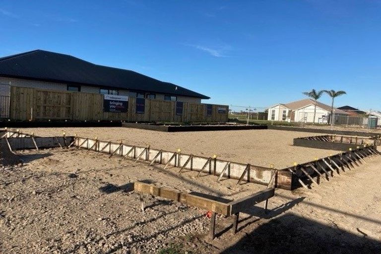 Photo of property in 2 Rorida Close, Papamoa Beach, Papamoa, 3118