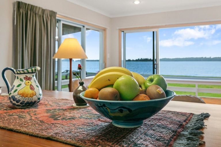 Photo of property in 26 Esplanade Road, Tahawai, 3170