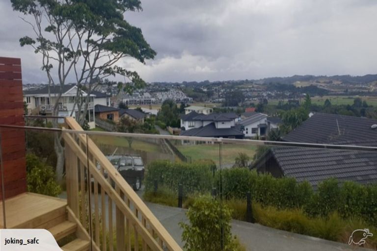 Photo of property in 2 Ridgeview Close, Red Beach, 0932