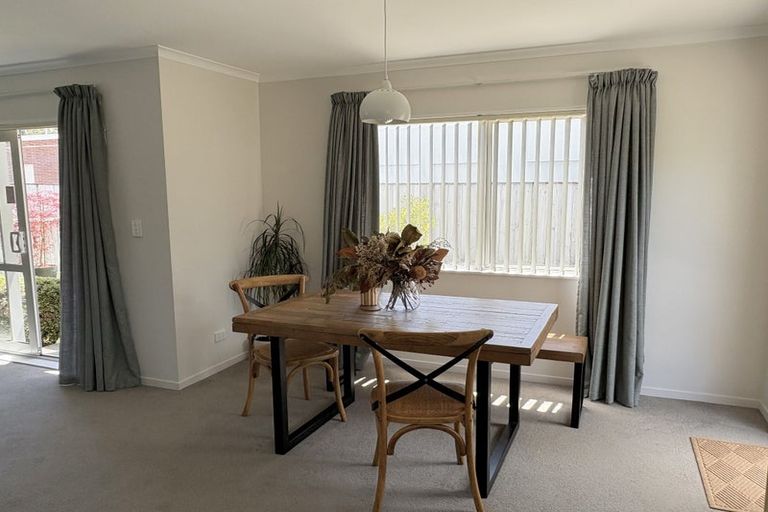 Photo of property in 2/77 Main Road, Wainuiomata, Lower Hutt, 5014