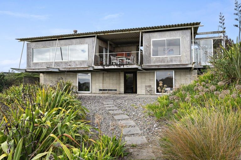 Photo of property in 64 Paetawa Road, Peka Peka, Waikanae, 5391