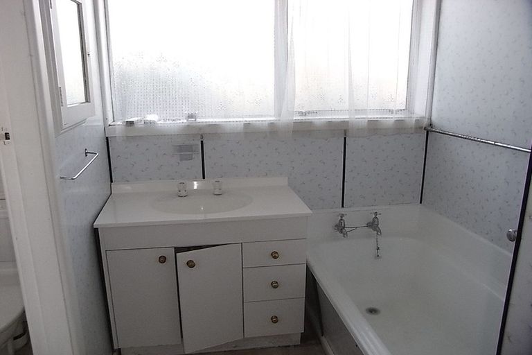 Photo of property in 29 Boston Avenue, Hornby, Christchurch, 8042