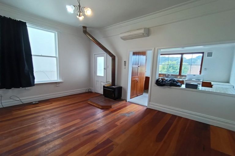 Photo of property in 143 Tasman Street, Mount Cook, Wellington, 6021