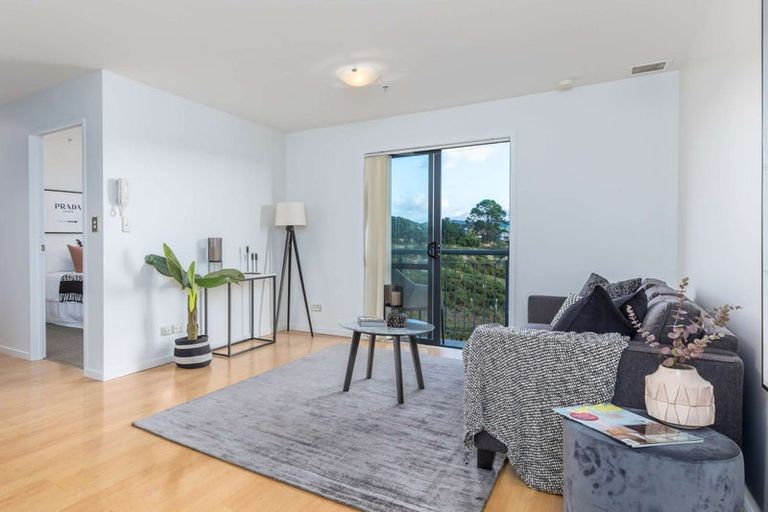 Photo of property in 2i/17 Crown Lynn Place, New Lynn, Auckland, 0600